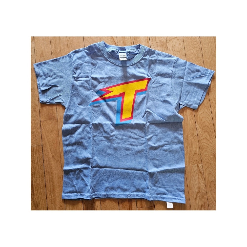 Gildan Heavy Cotton Youth Medium Light Blue Graphic T Logo Shirt Short Sleeve